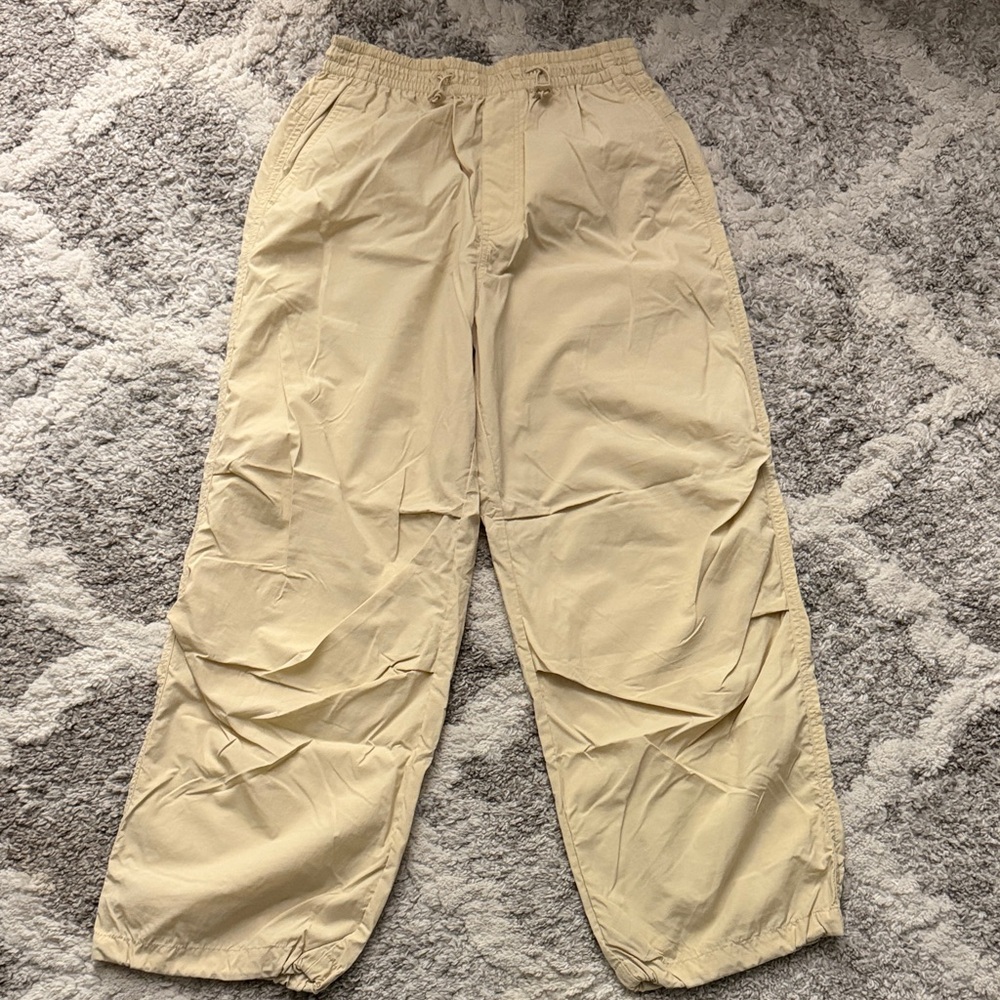 UNIQLO Beige Drawstring Pants - Size Small